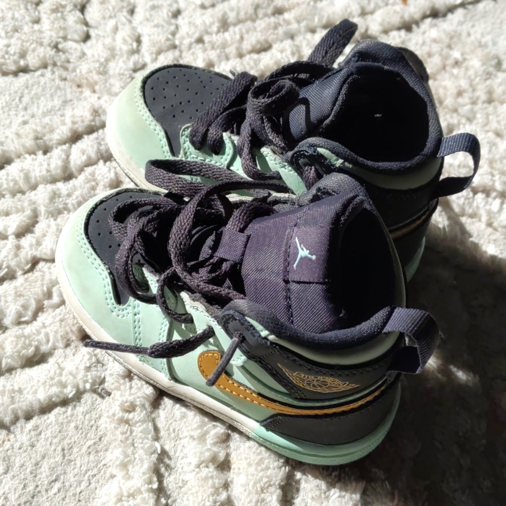 Baby Jordan High top shoes